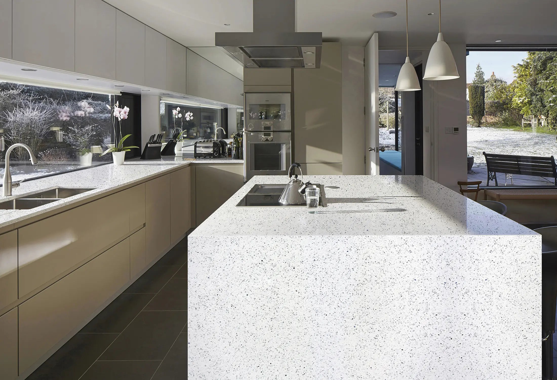 CS 2019 Crystal White
